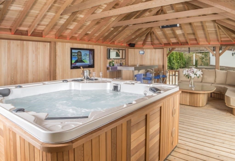 Hot Tub Enclosure